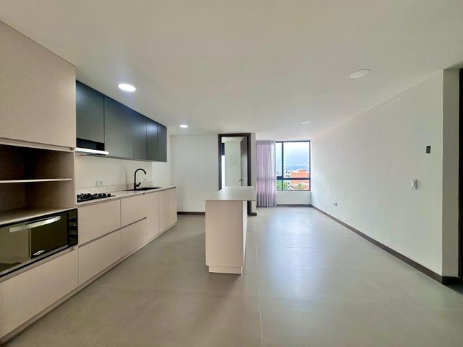 Apartamento de 2 alcobas en arriendo en Laureles, Medellín, 100 m² · foto 3 de 14