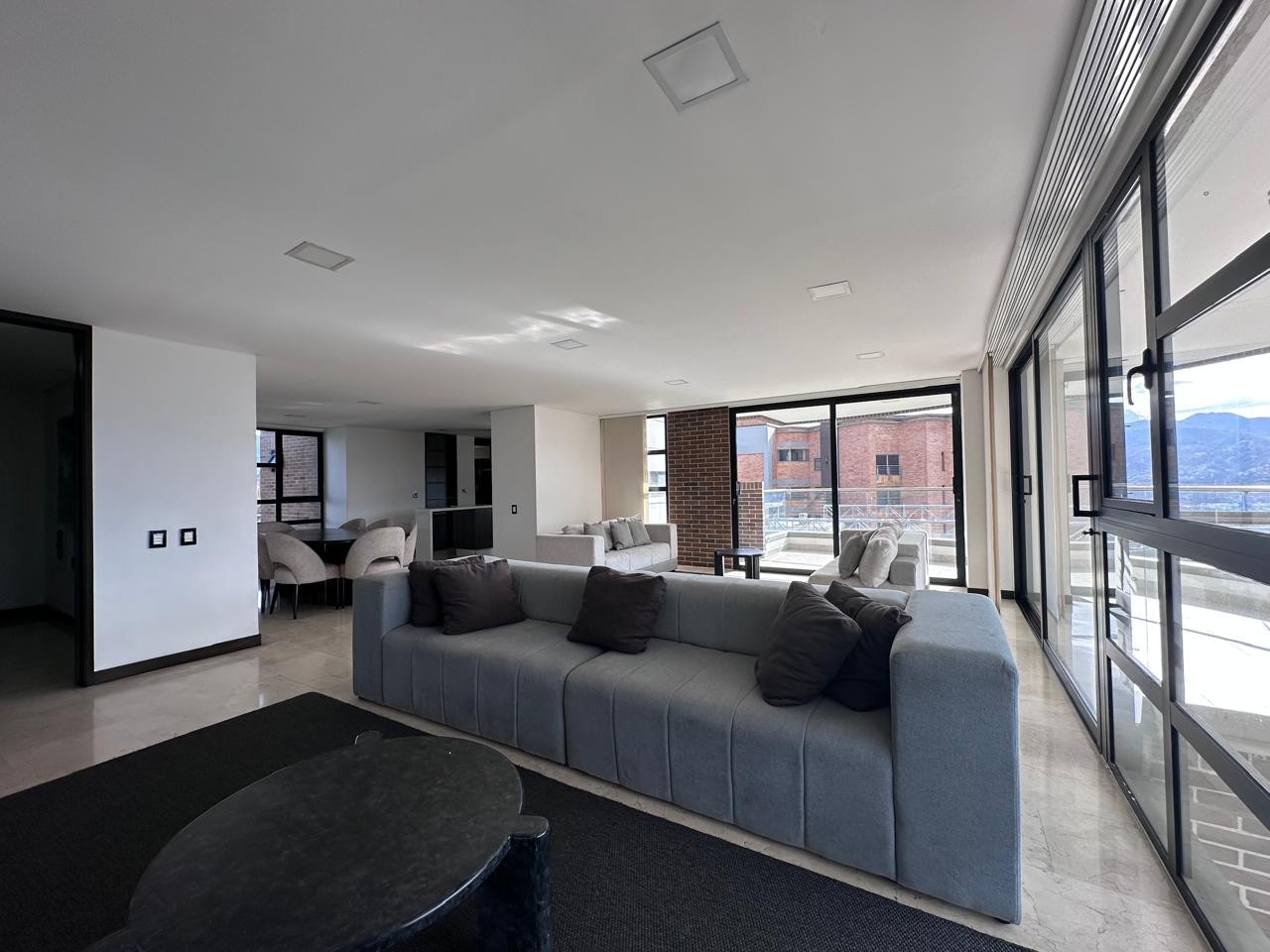 Apartamento en Arriendo en El Poblado, Medellín en Urbanizacion Villa Paula
