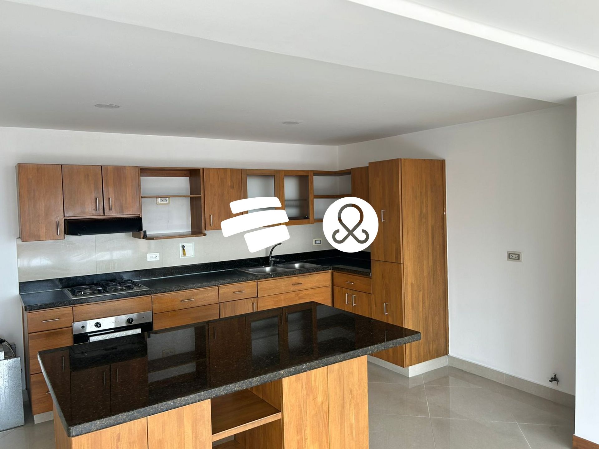 Apartamento de 3 alcobas en venta en Las Lomitas, Sabaneta, 160 m² · foto 3 de 24