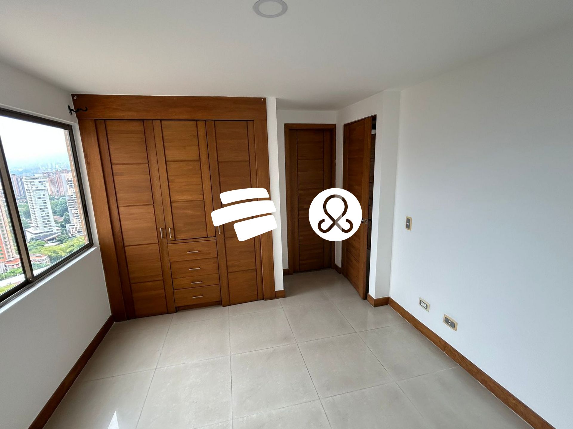 Apartamento de 3 alcobas en venta en Las Lomitas, Sabaneta, 160 m² · foto 12 de 24
