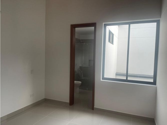 Casa de 4 alcobas en venta en El Porvenir, Rionegro, 165 m² · foto 10 de 12