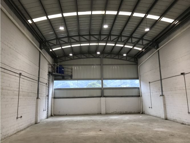 Bodega en arriendo en La Tablaza, La Estrella, 405 m² · foto 2 de 8