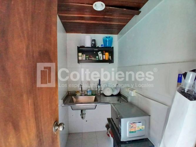 Bodega en venta en Loma De San Julian, Medellín, 180 m² · foto 12 de 12