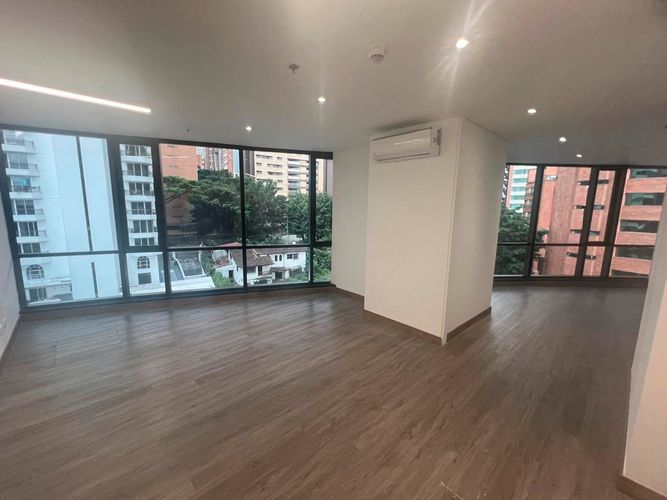 Oficina en arriendo en El Poblado, Medellín, 47 m² · foto 6 de 13