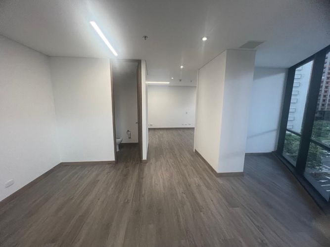 Oficina en arriendo en El Poblado, Medellín, 47 m² · foto 7 de 13