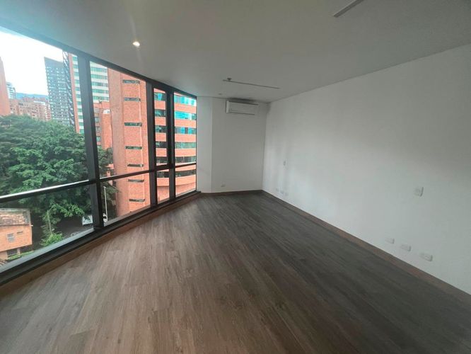 Oficina en arriendo en El Poblado, Medellín, 47 m² · foto 4 de 13