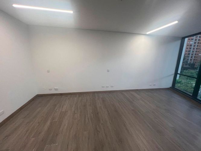 Oficina en arriendo en El Poblado, Medellín, 47 m² · foto 9 de 13