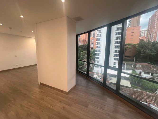 Oficina en arriendo en El Poblado, Medellín, 47 m² · foto 3 de 13