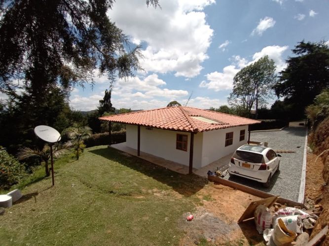 Finca en venta en Guarne, 2600 m² · foto 3 de 18