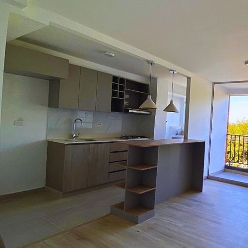 Apartamento de 2 alcobas en venta en Chipre, Rionegro, 54 m² · foto 3 de 12