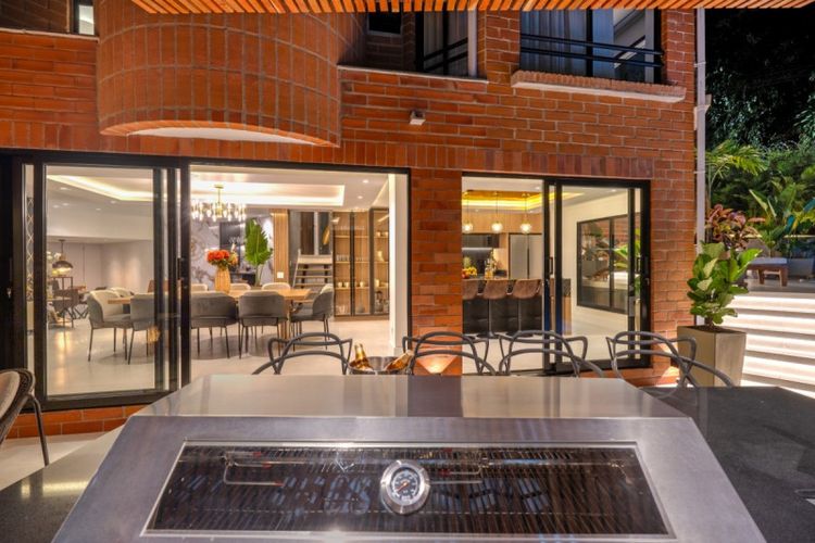 Casa de 8 alcobas en venta en El Poblado, Medellín, 380 m² · foto 22 de 24