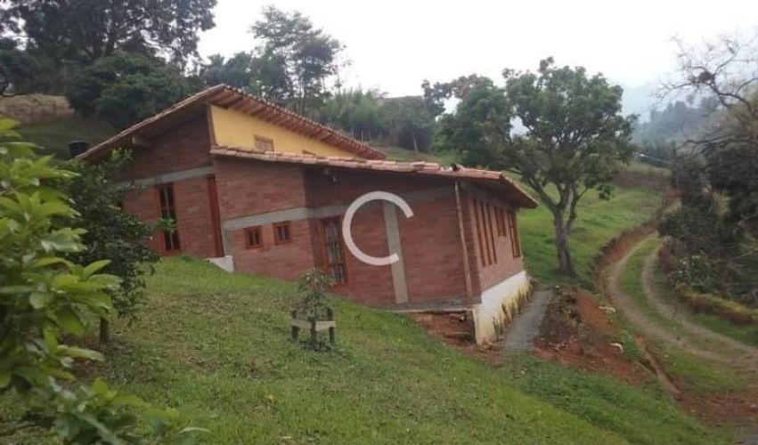 Casa de 4 alcobas en venta en Pueblo Viejo, Sabaneta · foto 3 de 8