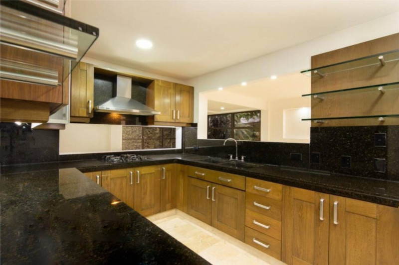 Casa en Arriendo en Loma de los Gonzalez, Medellín