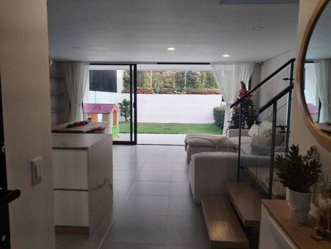 Casa de 3 alcobas en venta en Zuñiga, Envigado, 180 m² · foto 2 de 19