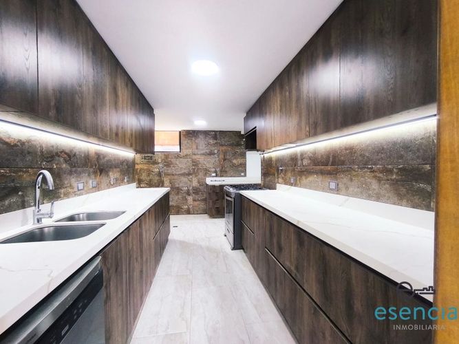 Apartamento de 3 alcobas en arriendo en El Poblado, Medellín, 186 m² · foto 3 de 20