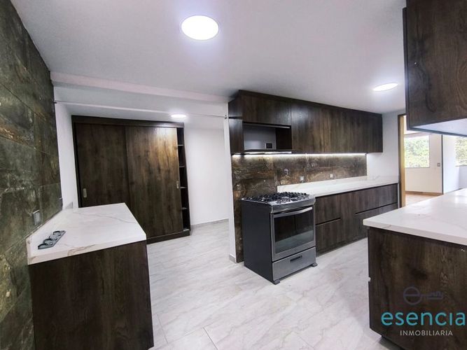Apartamento de 3 alcobas en arriendo en El Poblado, Medellín, 186 m² · foto 4 de 20