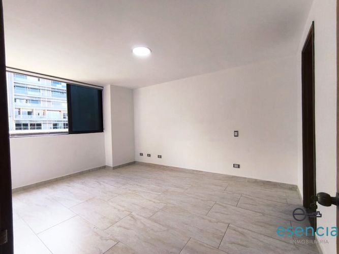 Apartamento de 3 alcobas en arriendo en El Poblado, Medellín, 186 m² · foto 9 de 20