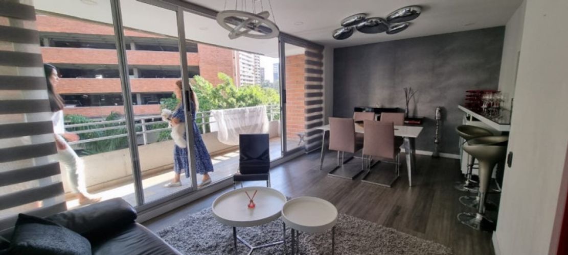 Apartamento de 3 alcobas en arriendo en Los Naranjos, Medellín, 130 m² · foto 4 de 16