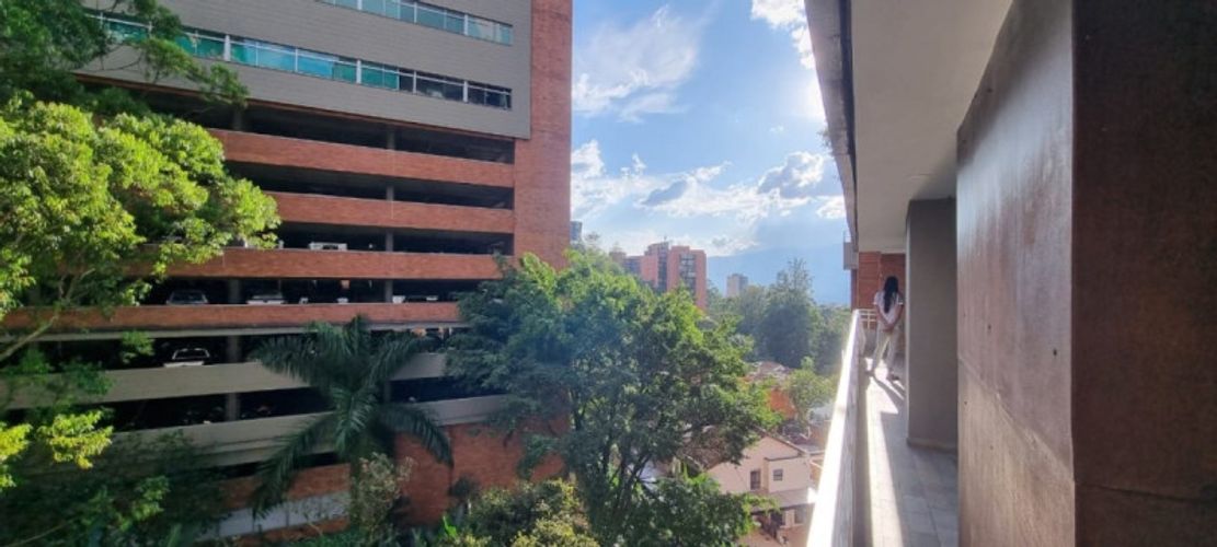 Apartamento de 3 alcobas en arriendo en Los Naranjos, Medellín, 130 m² · foto 15 de 16