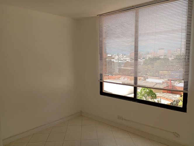 Oficina en arriendo en El Poblado, Medellín, 36 m² · foto 3 de 8