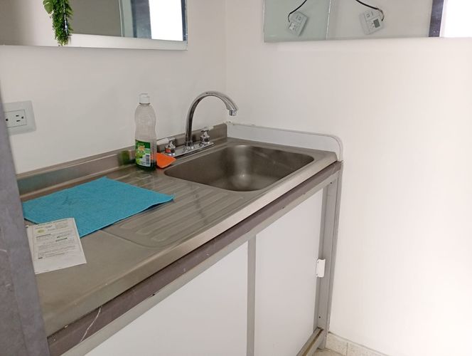 Oficina en arriendo en El Poblado, Medellín, 36 m² · foto 6 de 8