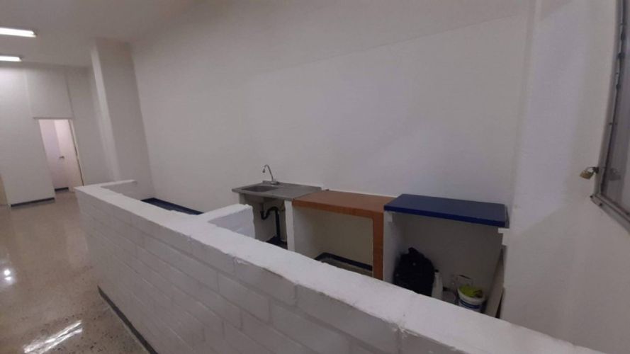 Local en arriendo en La Candelaria, Medellín, 43 m² · foto 2 de 12
