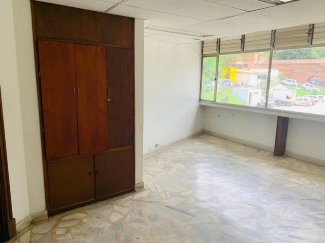 Oficina en arriendo en Villa Carlota, Medellín, 75 m² · foto 2 de 9