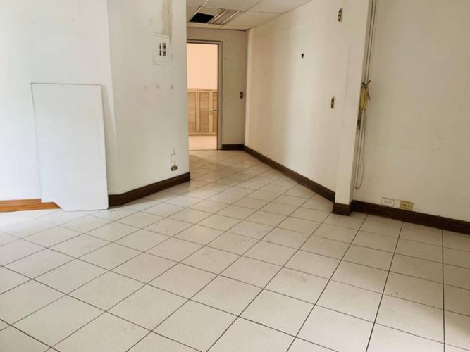 Oficina en arriendo en Villa Carlota, Medellín, 75 m² · foto 6 de 9