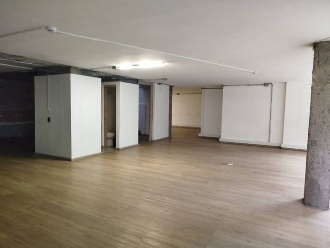 Local en venta en Villa Nueva, Medellín, 737 m² · foto 15 de 24