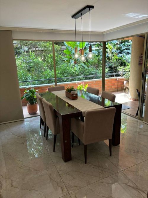 Apartamento de 4 alcobas en venta en El Poblado, Medellín, 189 m² · foto 3 de 14