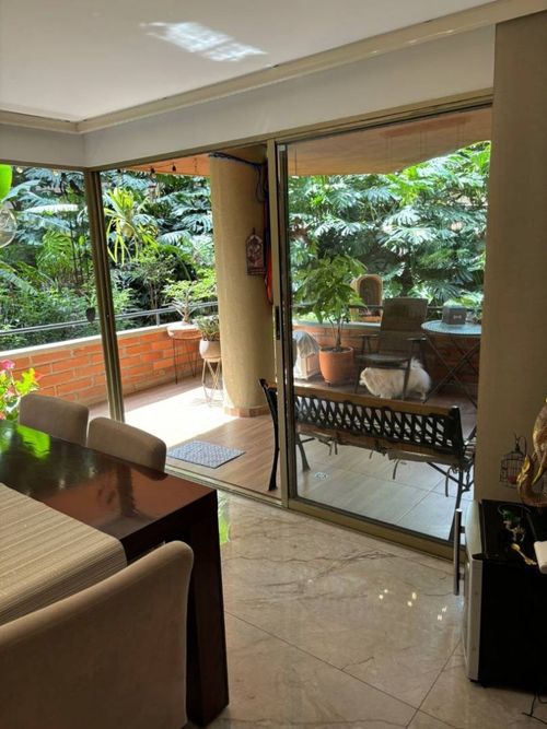 Apartamento de 4 alcobas en venta en El Poblado, Medellín, 189 m² · foto 11 de 14