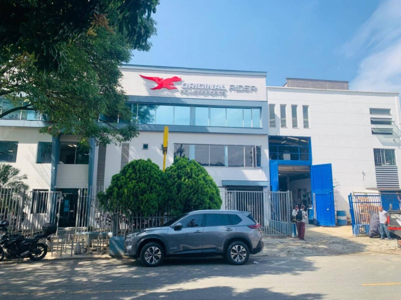 Building in Laureles (500 m²) for Sale - 2