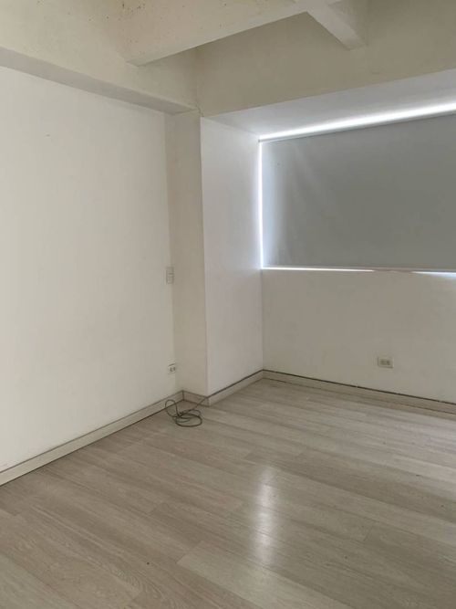 Apartaestudio en venta en Loma De Los Bernal, Medellín, 52 m² · foto 5 de 11