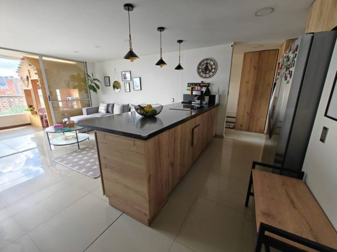Apartamento de 3 alcobas en arriendo en El Poblado, Medellín, 100 m² · foto 2 de 24