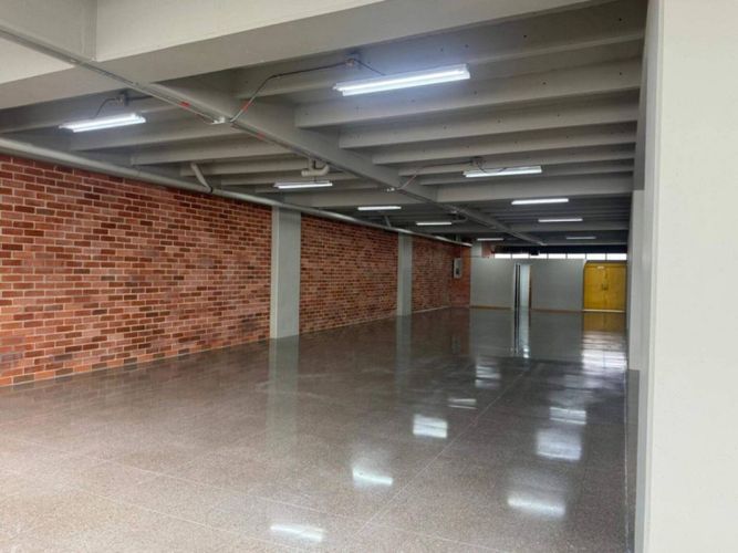 Local en arriendo en Shellmar, Medellín, 232 m² · foto 2 de 18