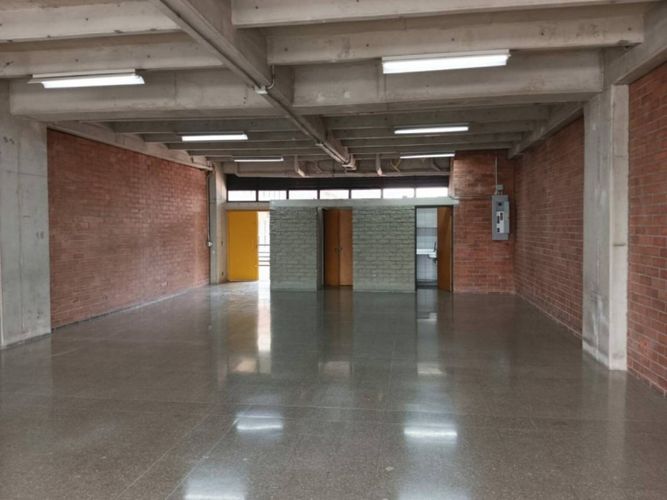 Local en arriendo en Shellmar, Medellín, 232 m² · foto 2 de 17