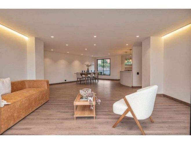 Apartamento de 3 alcobas en venta en Lalinde, Medellín, 190 m² · foto 2 de 24