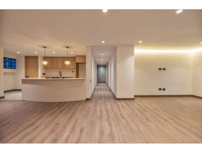 Apartamento de 3 alcobas en venta en Lalinde, Medellín, 190 m² · foto 3 de 24
