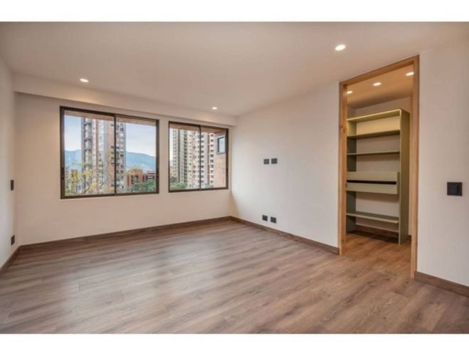 Apartamento de 3 alcobas en venta en Lalinde, Medellín, 190 m² · foto 6 de 24