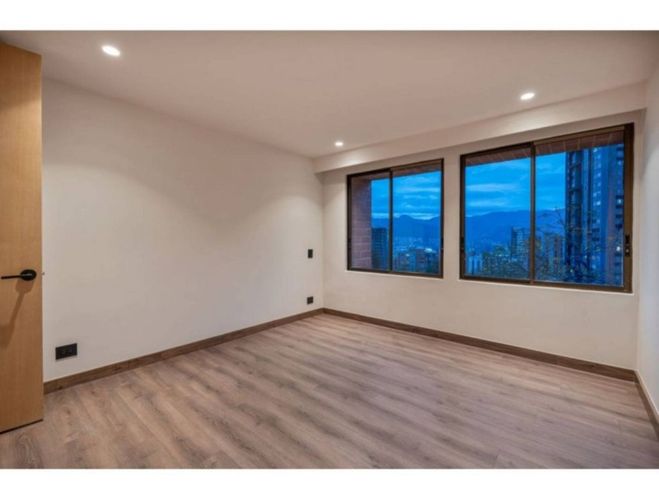 Apartamento de 3 alcobas en venta en Lalinde, Medellín, 190 m² · foto 13 de 24