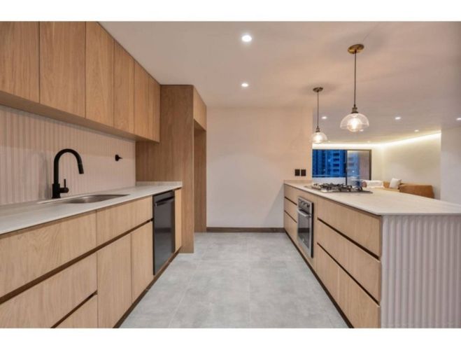 Apartamento de 3 alcobas en venta en Lalinde, Medellín, 190 m² · foto 17 de 24