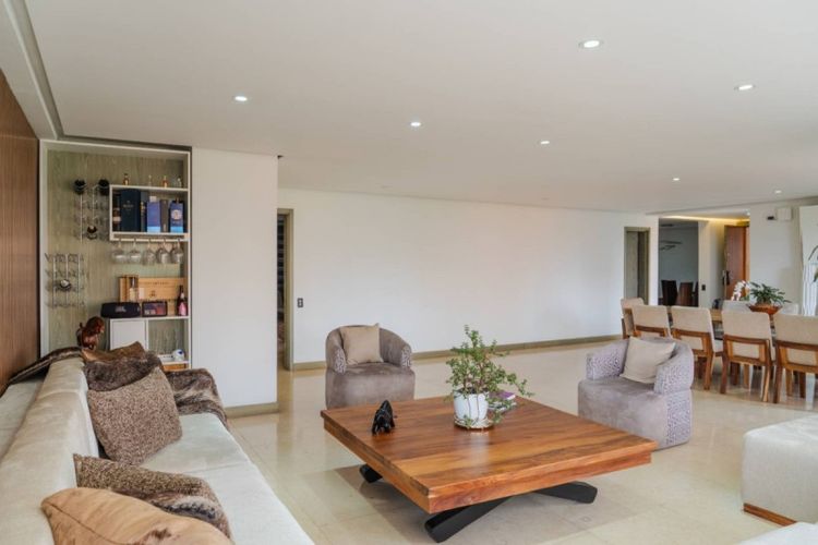 Apartamento de 4 alcobas en venta en La Florida, Medellín, 360 m² · foto 4 de 24