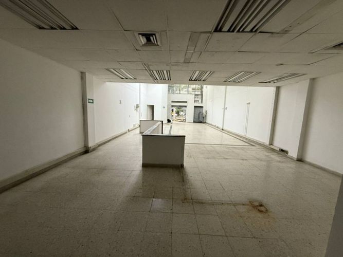 Local en arriendo en La Candelaria, Medellín, 310 m² · foto 3 de 23