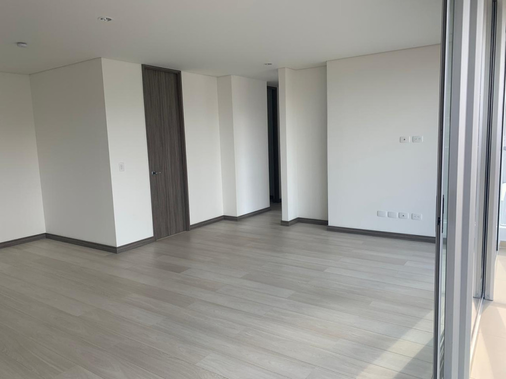 Apartamento en venta en Suramérica, La Estrella · foto 3 de 4