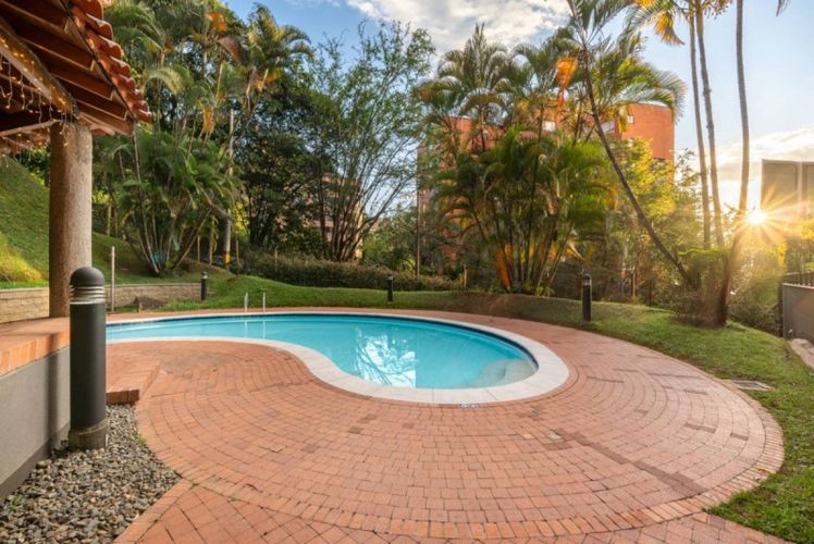Apartamento de 3 alcobas en venta en El Tesoro, Medellín, 220 m² · foto 24 de 24