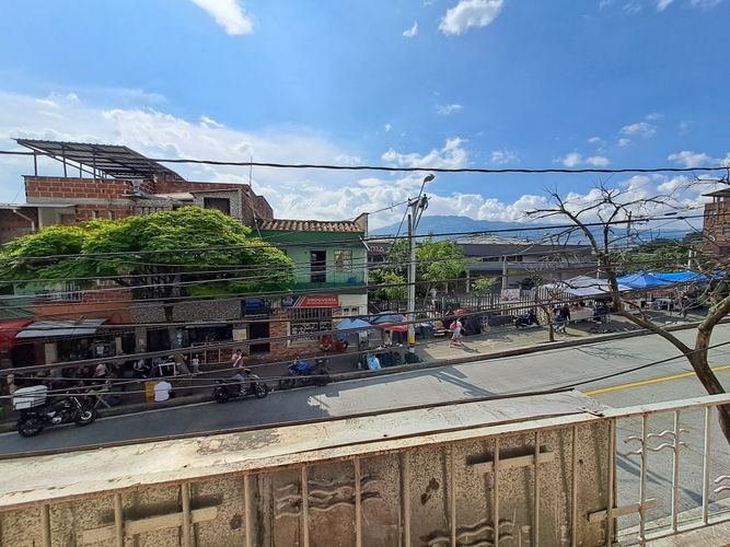 Edificio en venta en Manrique Central, Medellín, 382 m² · foto 9 de 14
