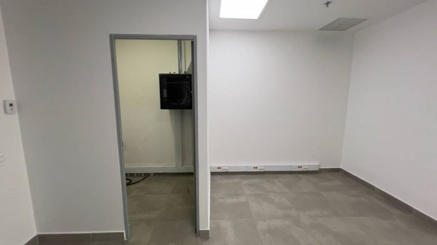 Oficina en arriendo en Manila, Medellín, 93 m² · foto 2 de 8