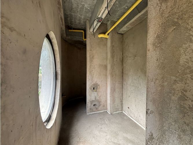 Apartamento en venta en Los Naranjos, Medellín, 203 m² · foto 5 de 9