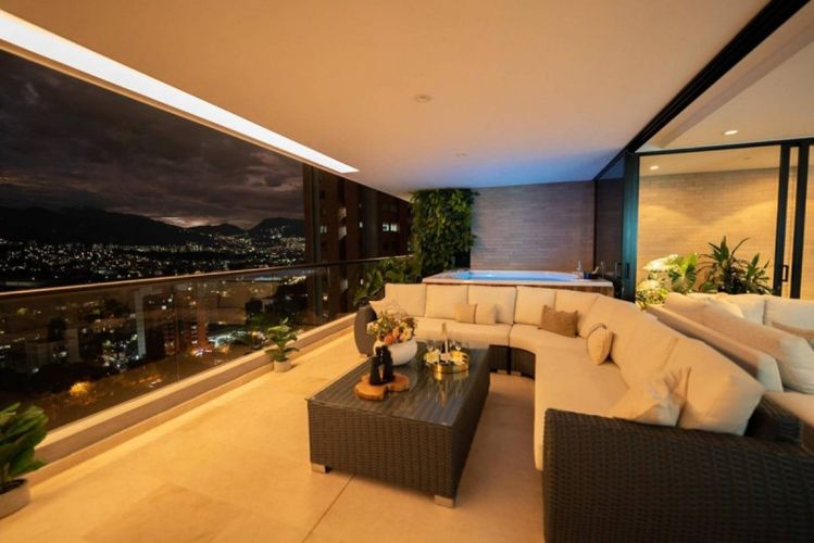 Apartamento de 5 alcobas en venta en El Poblado, Medellín, 198 m² · foto 8 de 24