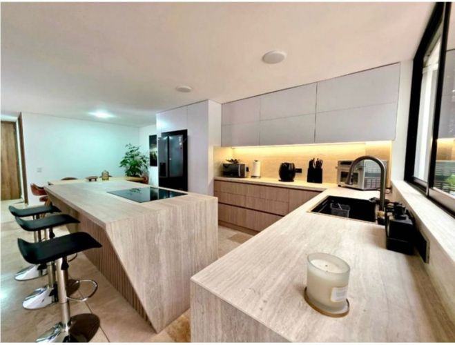 Casa de 3 alcobas en venta en Montessori, Envigado, 169 m² · foto 3 de 16